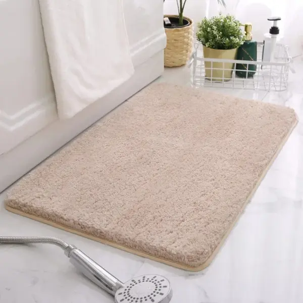 Anti Rutsch Badematte beige, weiches Material, für Badezimmer, rutschfest und trocknend.