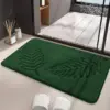 Grüne Badematte mit Farnmuster, weiches Material, Badezimmer-Textil, Anti-Rutsch, modernes Design.