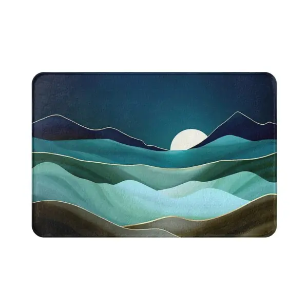 Runde Badematte mit blau-grünem Landschaftsmotiv und Mond, ideal für Badezimmer.