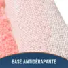 Badeteppich mit rutschfester Unterseite und Herz-Muster in Rosa und Weiß.