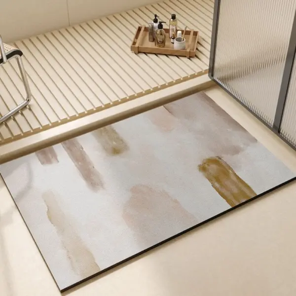 Badezimmerteppich Beere mit abstraktem Muster, grossflächig im Badezimmer, modernes Design, weiches Material.