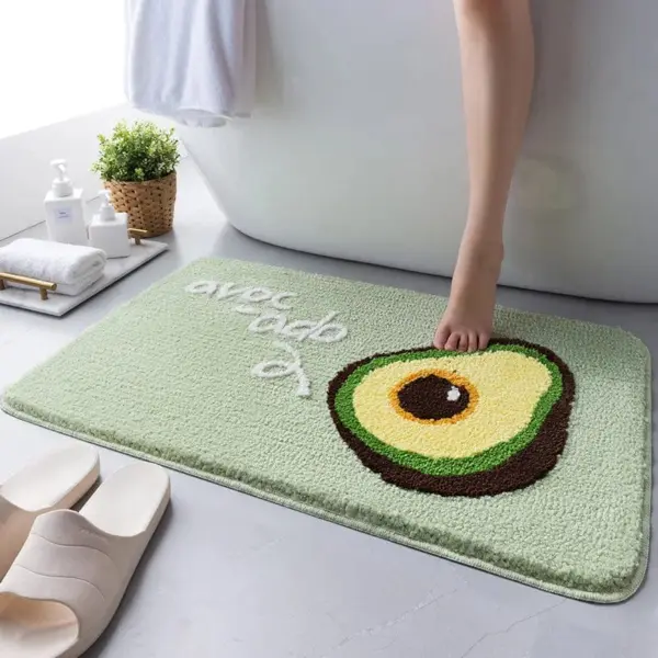 Badteppich Aubergine mit Avocado-Motiv, grün, weich, für Badezimmer.