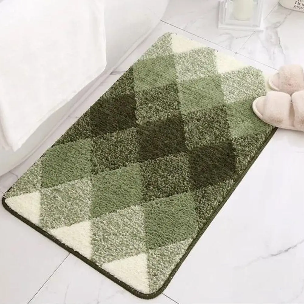 Grau-grüner Badteppich mit Karomuster, weicher Faser, ideal für Badezimmer.