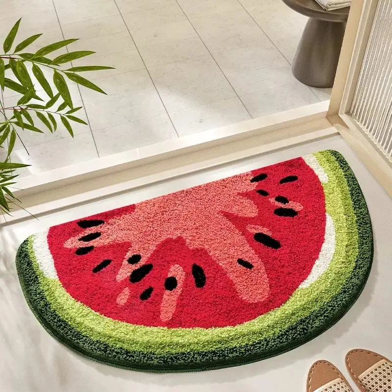 Badteppich Halbmond Wassermelone, frischer Sommerlook fürs Badezimmer, weiches Material, farbenfroh.