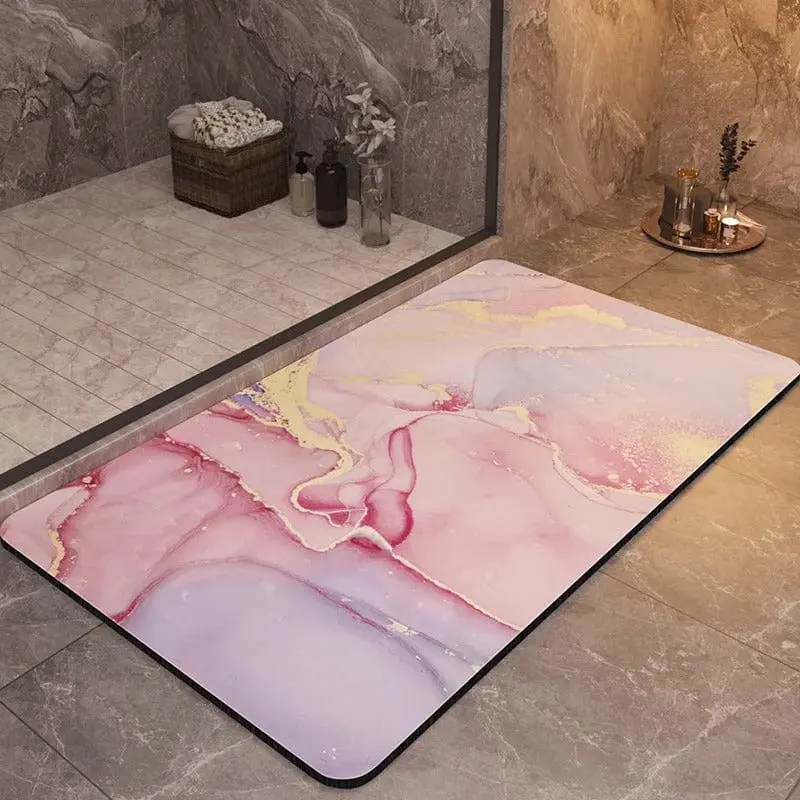 Hochwertiger Badteppich mit rutschfestem Design, rosa-lila Marmoroptik, ideal für Badezimmer.