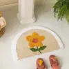 Badteppich Kleine Wolke, halbrund, gelbe Blume, Badezimmer-Textil, weich, dekorativ.