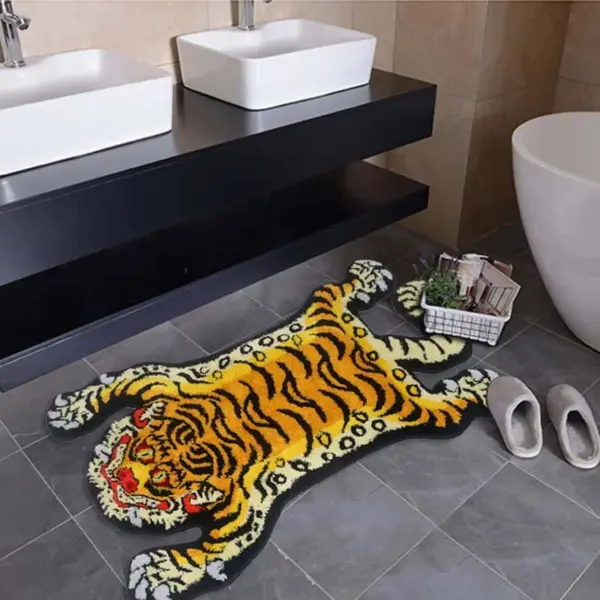 Badteppich Tiger Motiv, originale Form, Badezimmer, Badematte, gross, farbenfroh, modern.