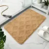 Badteppich Mikrofaser saugfähig beige mit Muster, ideal für Badezimmer.