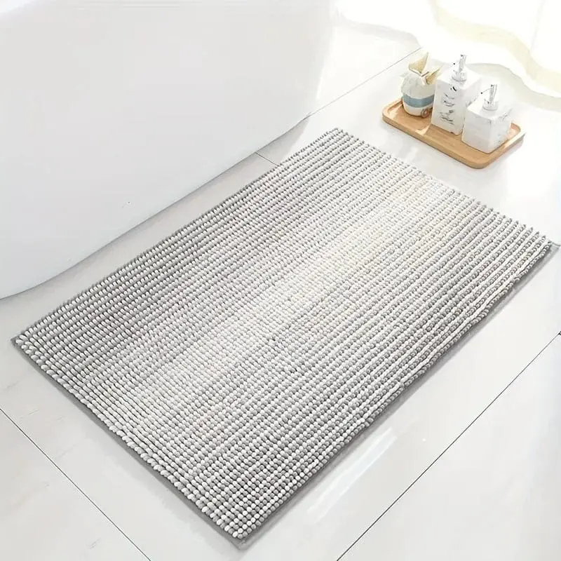 Weicher Badteppich Chenille grau, ideal für Badezimmer, rutschfest und pflegeleicht.