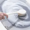 Beigeweiss Badeteppich, leicht zu reinigen, mit Schwamm und Seife.