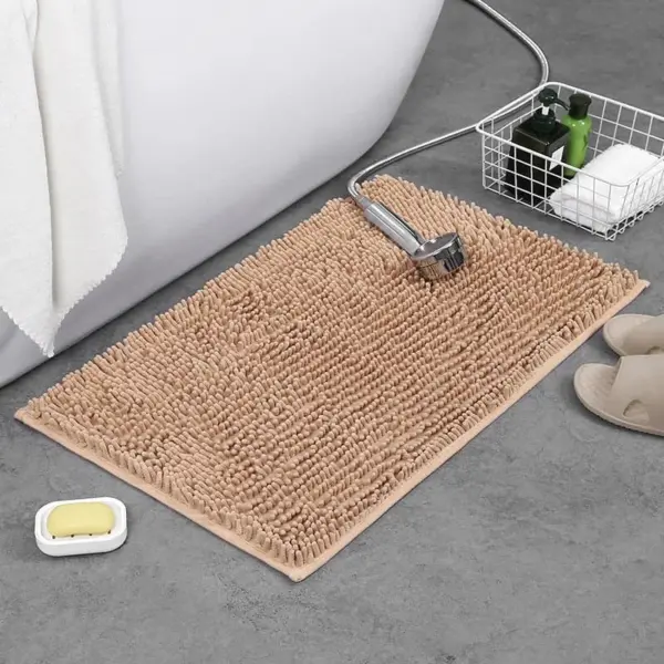 Chenille Badematte beige, weich und absorbierend, ideal für Badezimmer mit modernem Design.