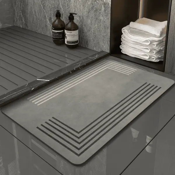 Diatomit Badteppich Grau mit Drainage, modernes Badezimmer-Design, rutschfest und strapazierfähig.