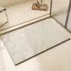 Diatomit Badteppich grosse Grösse mit geometrischem Muster im Badezimmer.