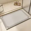 Diatomit Badteppich grosse Grösse, grau, mit Rand, für Badezimmer, rutschfest, absorbierend.