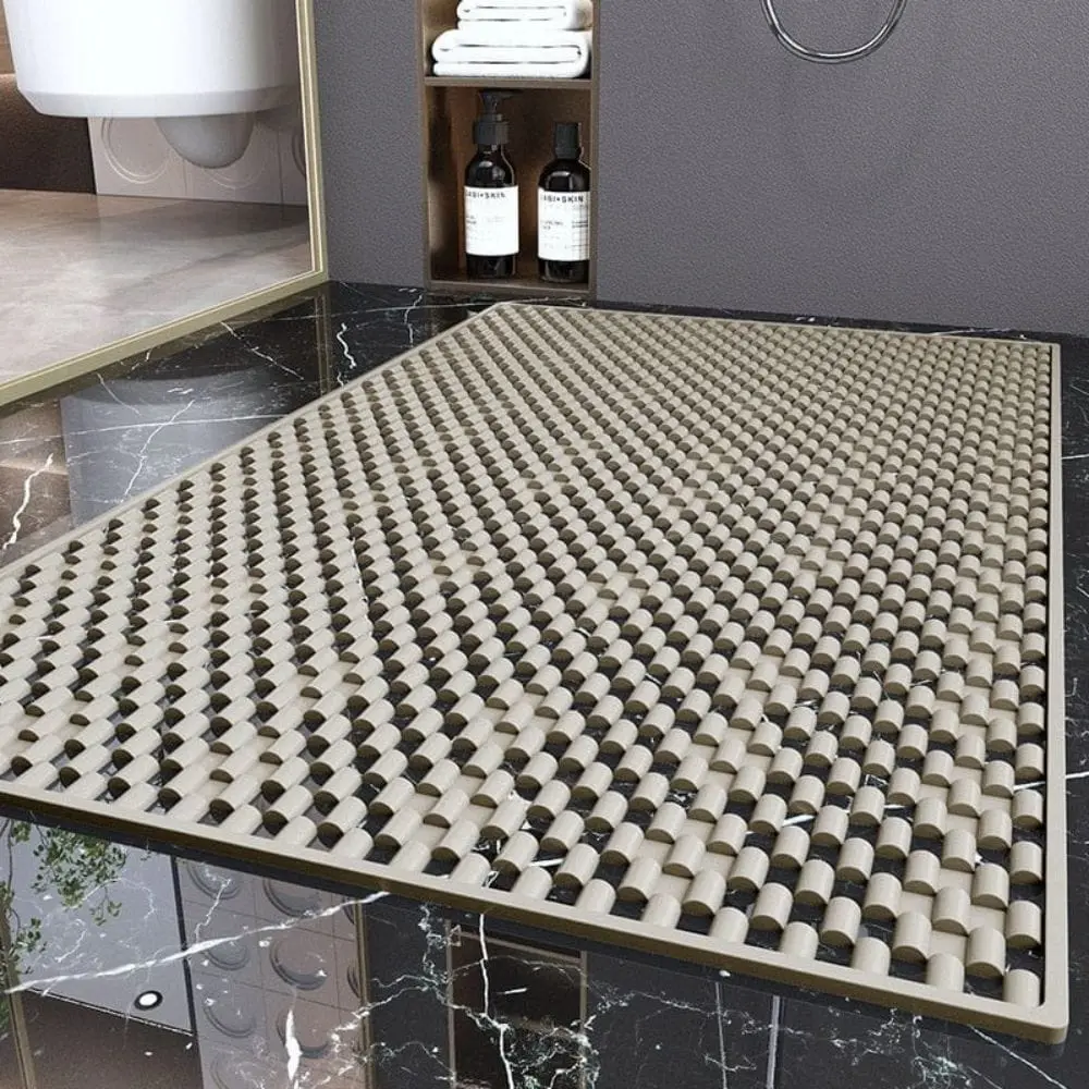Rutschfeste Duschmatte mit rutschfestem Profil, ideal für Badezimmer mit glatten Fliesen.