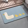 Enten-Badematte mit grosser Ente und drei kleinen Entlein auf blauem Grund, Badezimmer-Textil.