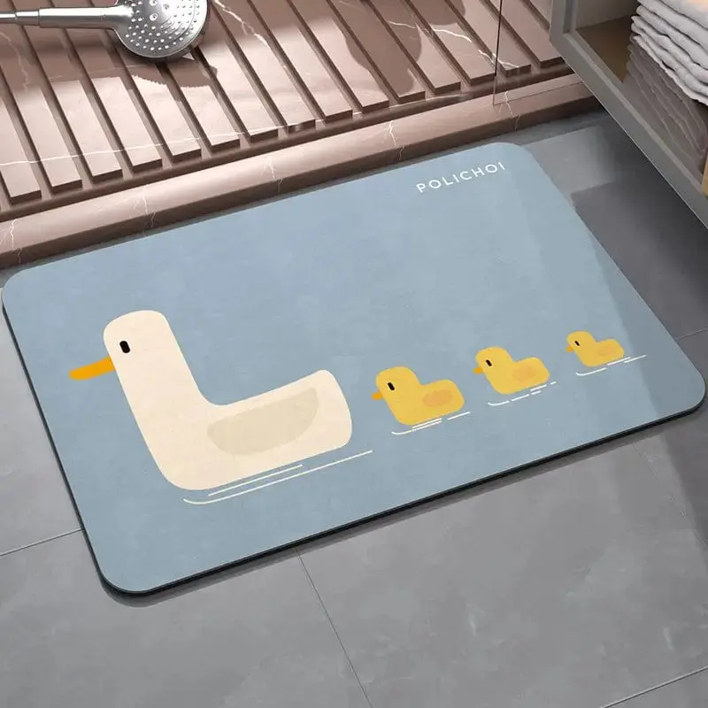 Enten-Badematte mit grosser Ente und drei kleinen Entlein auf blauem Grund, Badezimmer-Textil.