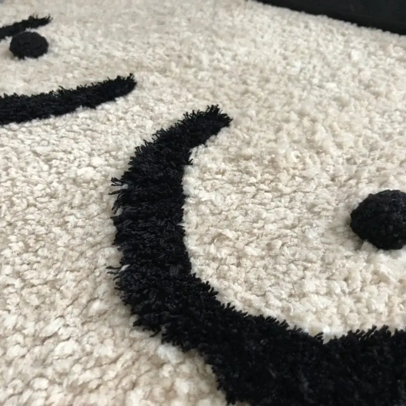 Moderne Badematte mit Panda-Motiv, weiss-schwarz, flauschig, Badezimmer-Textil.