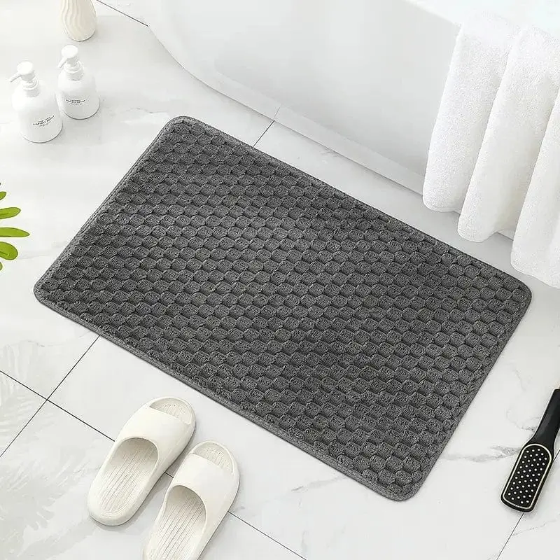 Rutschfester Badteppich gross, grau, mit Struktur, für Badezimmer.