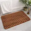 Ultra weicher Badteppich in Braun mit rutschfestem Muster, ideal für Badezimmer.